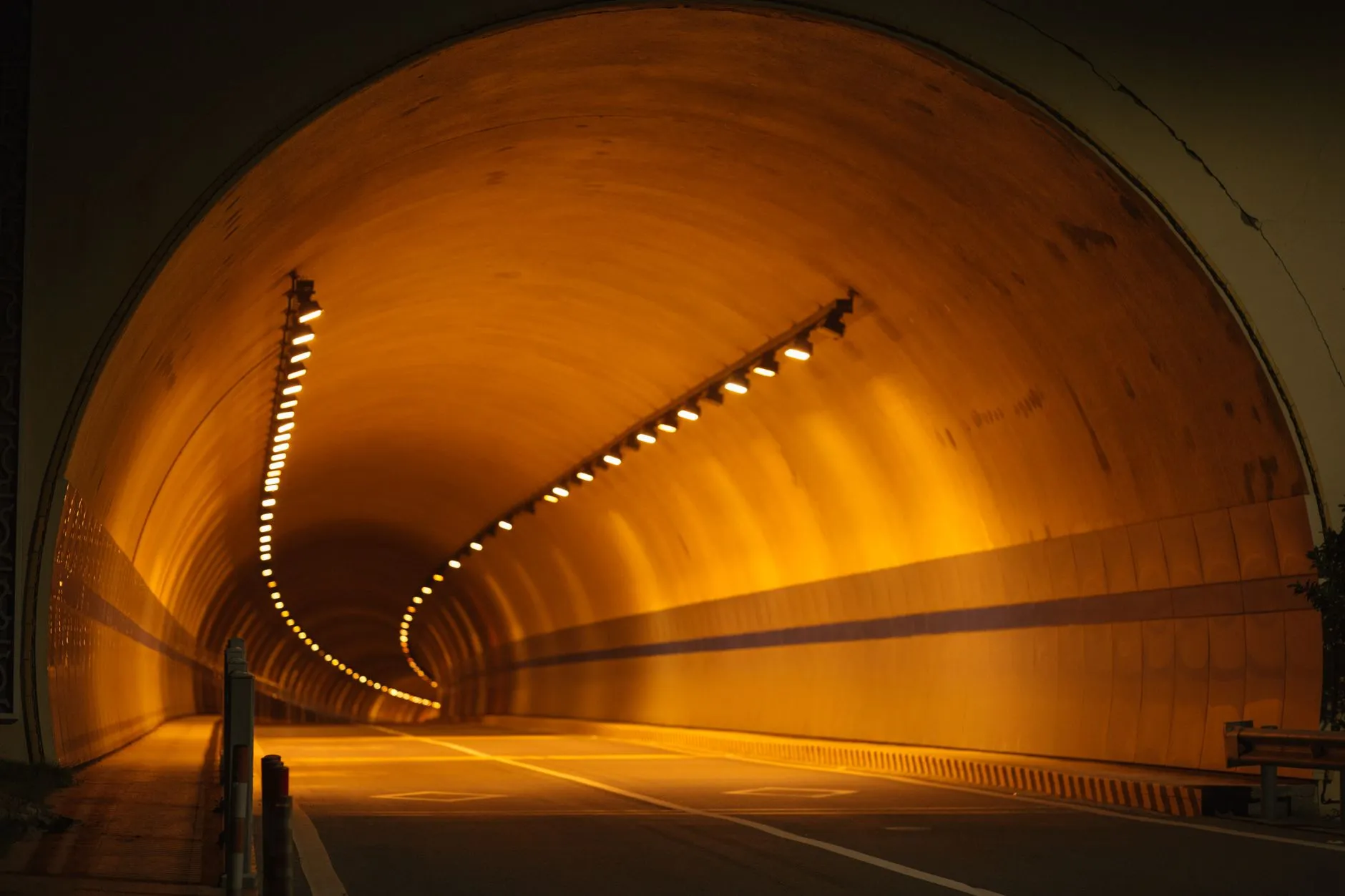 市政道路照明工程灯具选型对比：高压钠灯与LED方案正文配图 1