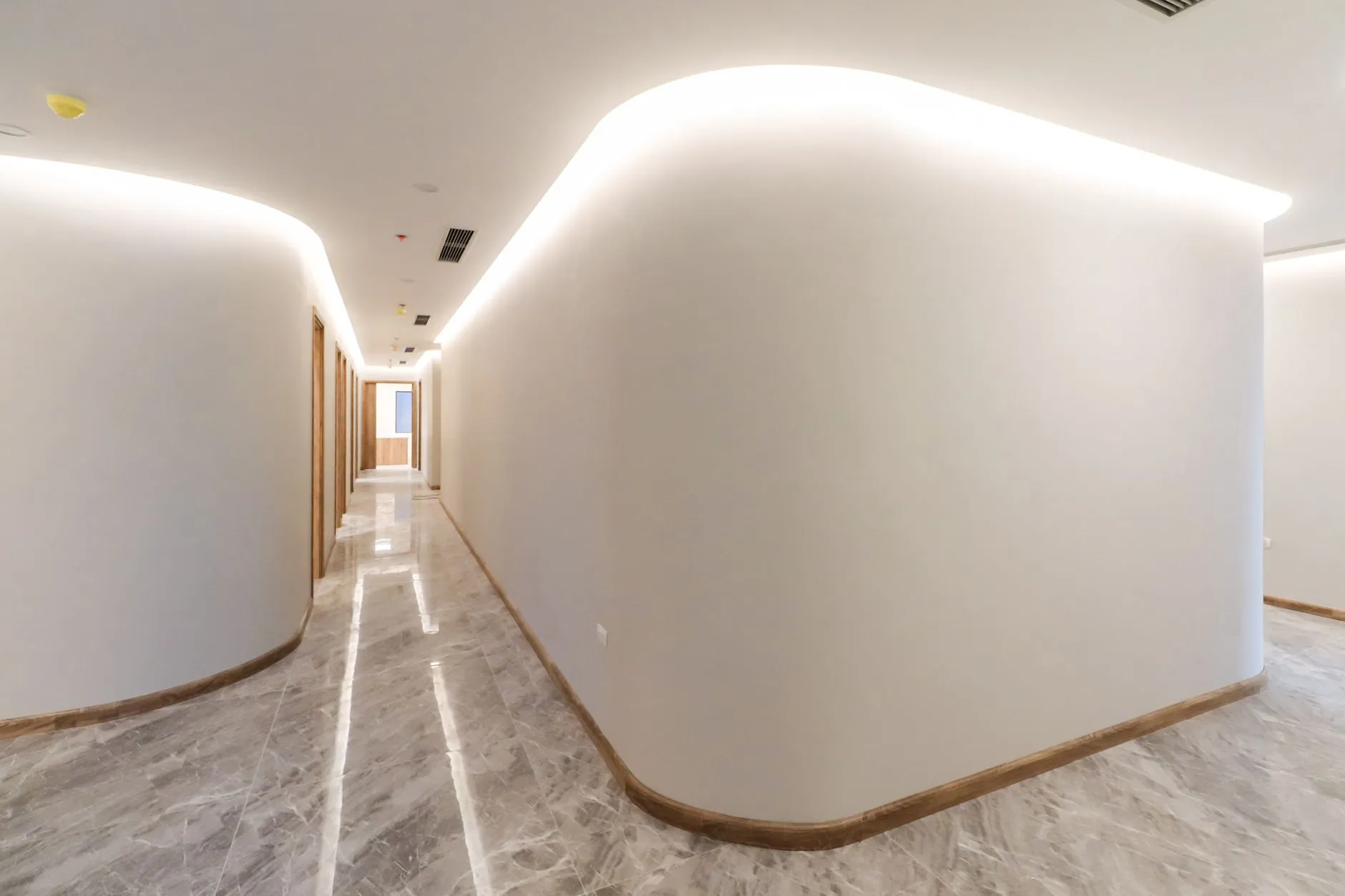 高邮道路照明灯杆制造工艺升级，推动节能灯具质量提升