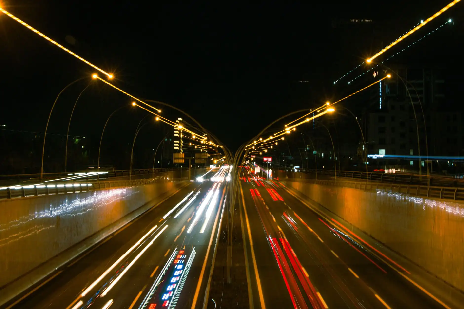 城市道路照明节能改造方案：LED灯具选型与光效对比分析正文配图 1
