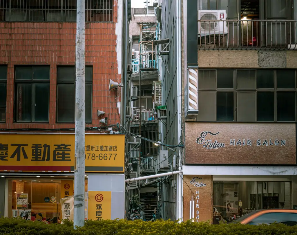 市政道路照明灯具选型要点与高邮瑞旺产品匹配方案